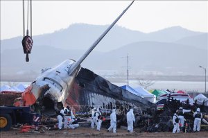 Hàn Quốc di dời phần đuôi máy bay Jeju Air gặp nạn